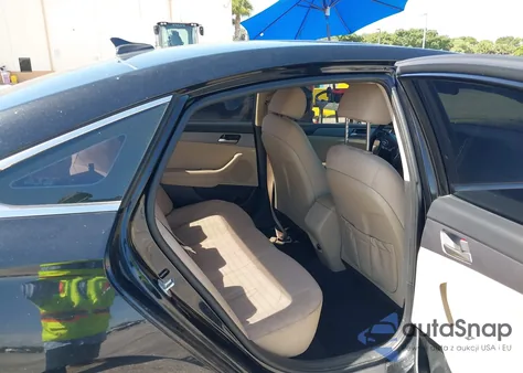 2018 Hyundai Sonata Se z USA, uszkodzony, nr VIN 5NPE24AF8JH692684